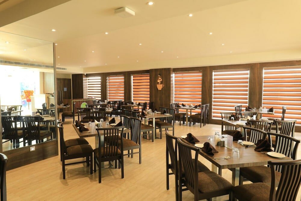 Фото Отель The Byke Suraj Club