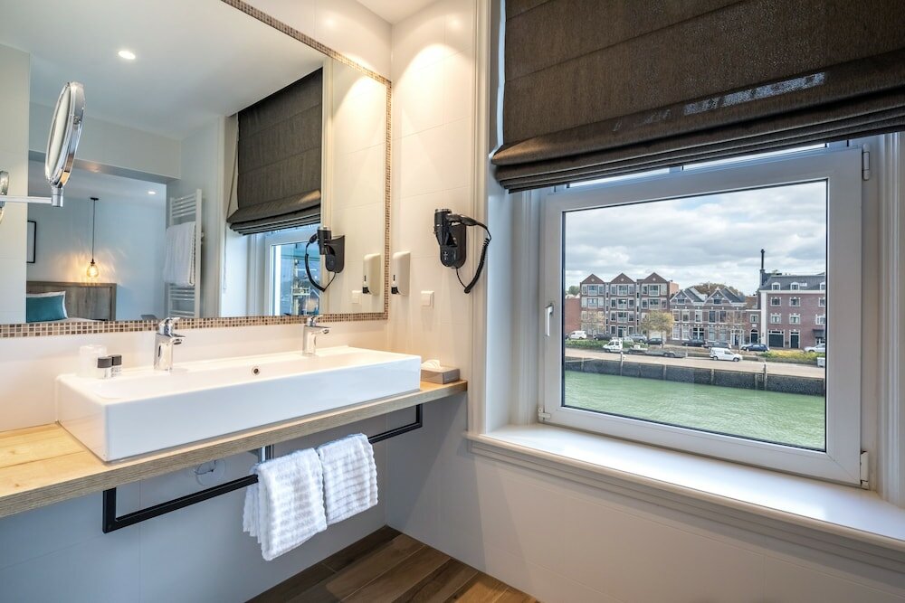 Фото Hotel Maassluis