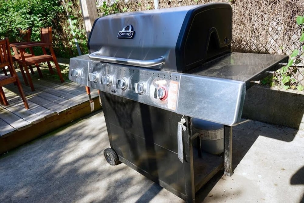 Фото A One-way Ticket to Comforttown