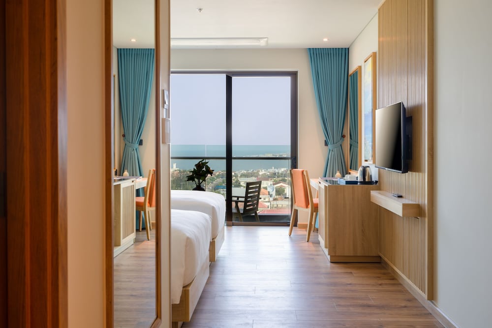 Фото Sala Grand TuyHoa Hotel