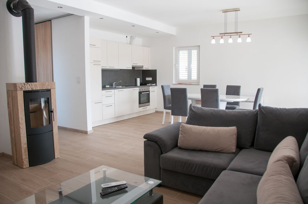 Фото Hvar-Holiday Apartments