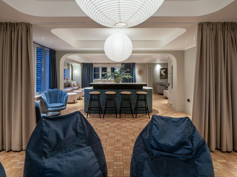 Фото Stylish Studios Southfields Station