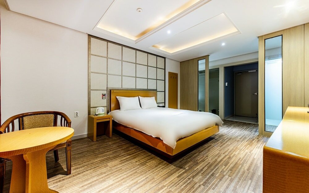 Фото Yeosu Hotel Provence