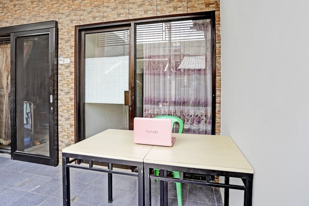 Фото OYO 92435 Sunlo Cozy Home Family Homestay Syariah