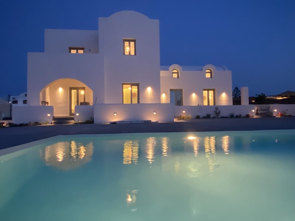 Фото Bonsai Luxury Suites