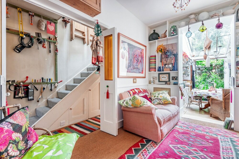 Фото Enchanting Hammersmith Home Close to Shepherds Bush by Underthedoormat