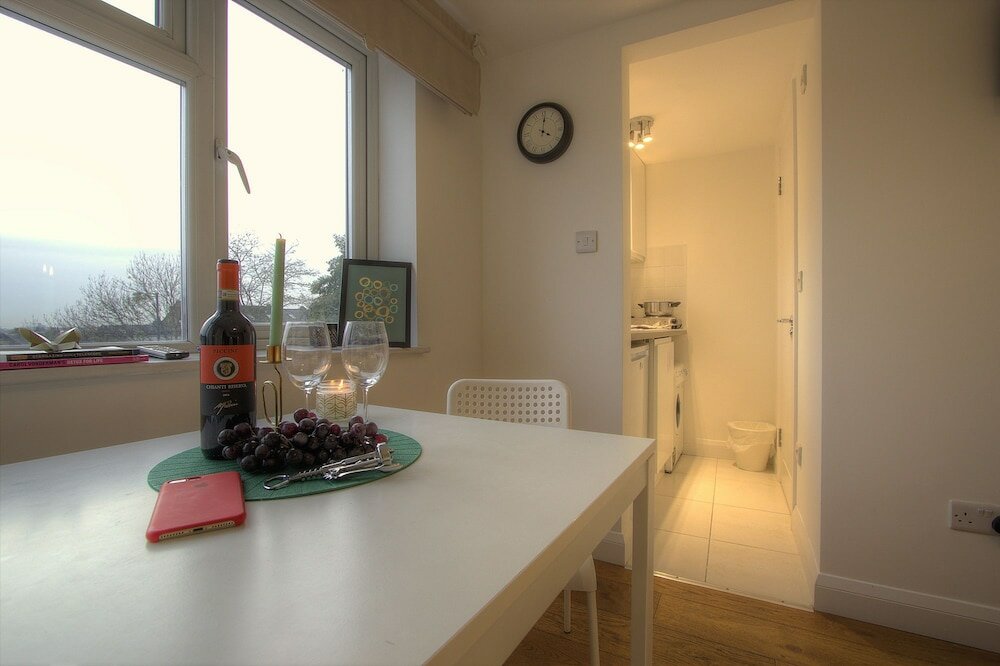 Фото R2 Medium Studio