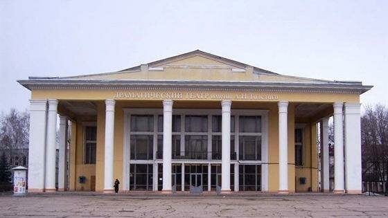 Tiyatrolar Dramatichesky teatr im. A.N.Tolstogo, Syzran, foto