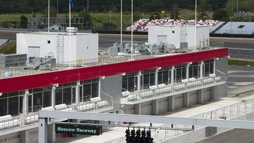 Qizning eshakdagi barmoq bilan porno va bu barmoqni ogziga buglash