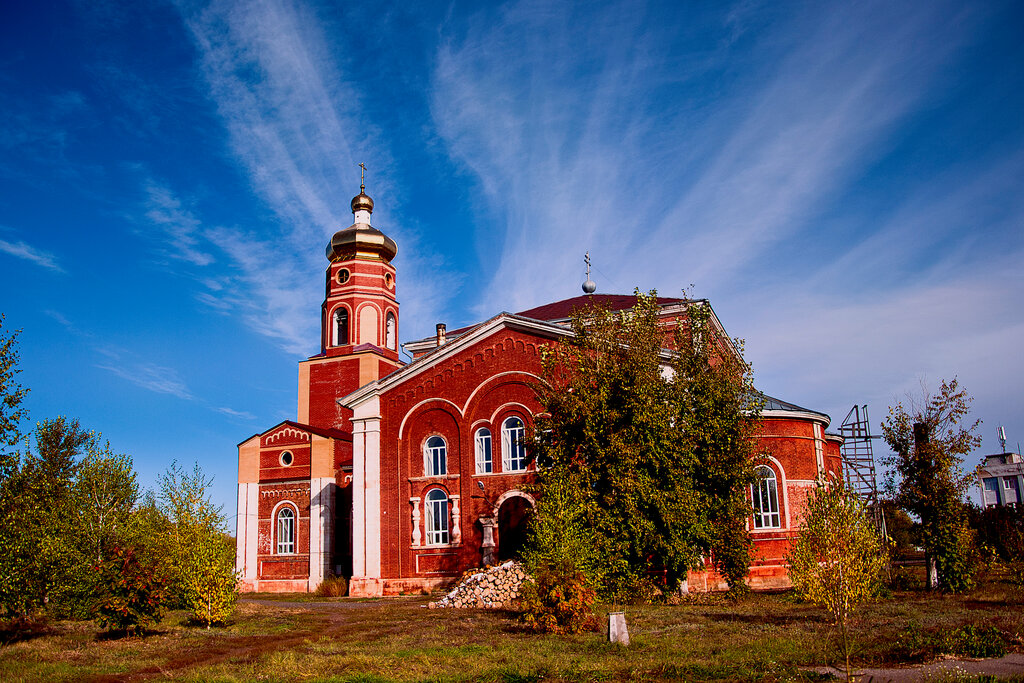 Orthodox church Khram Arkhistratiga Mikhaila Arkhangela V sele Oktyabrskoye, Orenburg Oblast, photo