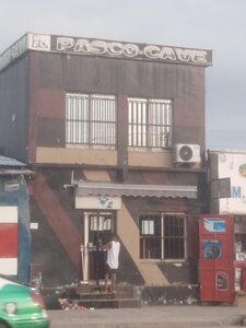 Cave pasco de 3 Martyrs (Brazzaville, Avenue des Trois Martyrs), bar, pub