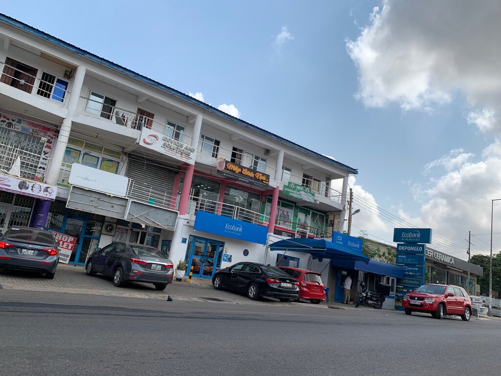 Electronic devices and components Checkout world, Accra, photo