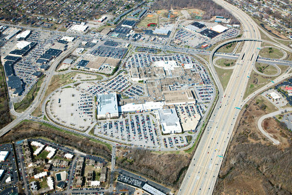 Shopping mall Mall St. Matthews, Louisville, photo