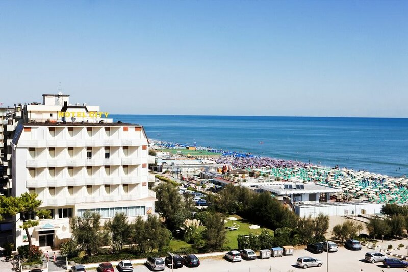 Гостиница Hotel City Beach Resort в Червии