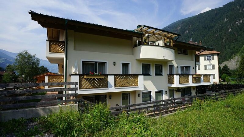 Гостиница Appartements Rosa в Майрхофене
