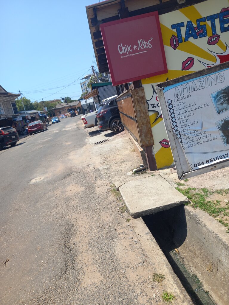 Further education Exotic Trendz Beauty School, Accra, photo