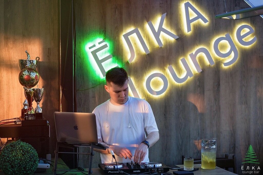 Елка lounge на крыше, лаундж-бар, ДЦ Европа, Красный проспект, 182/1, Новосибирс