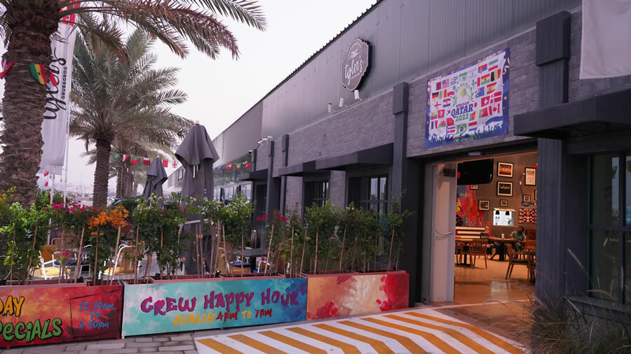 Bar, pub Tyler's Tavern, Dubai, photo