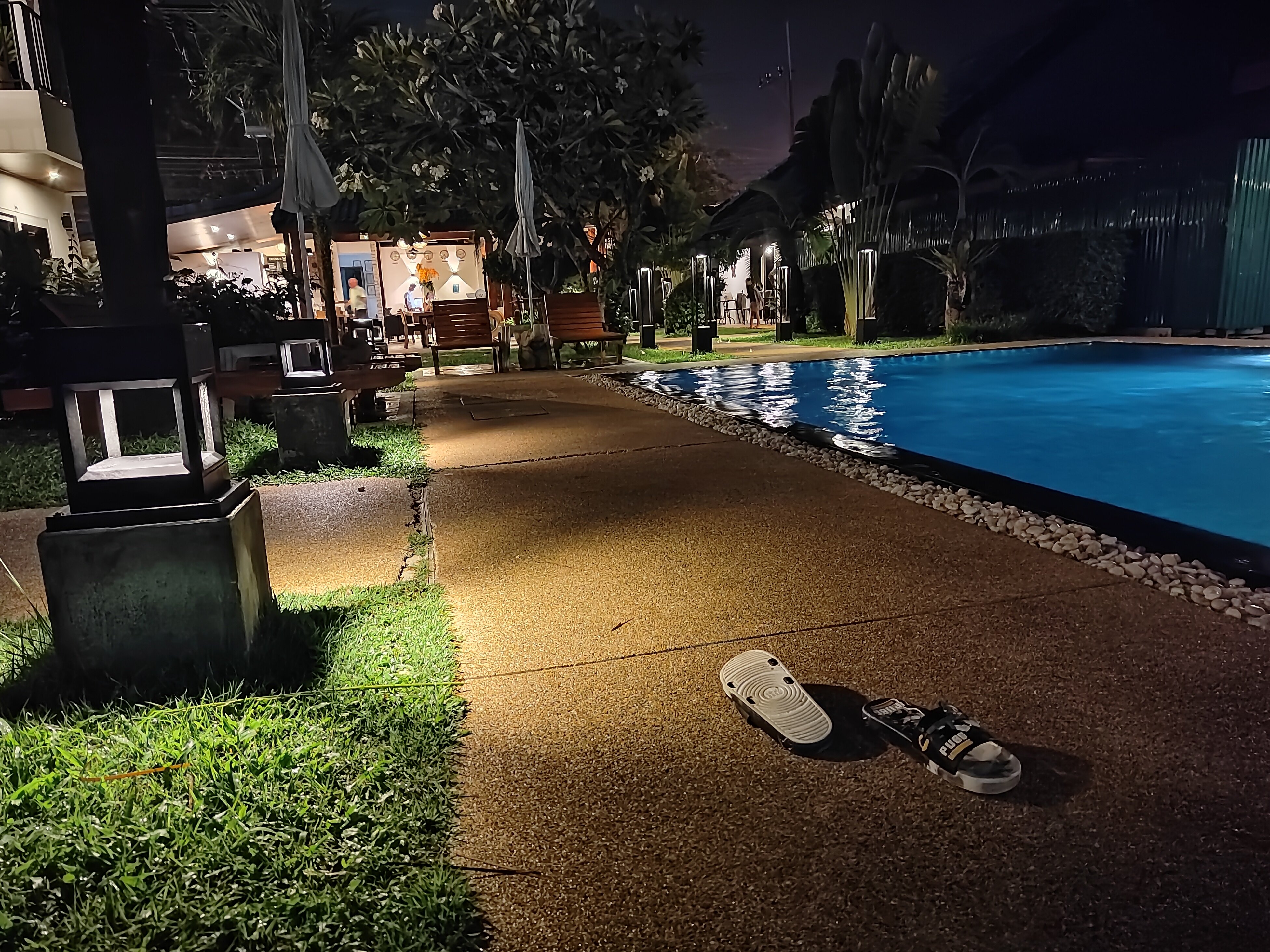 Фото Phuket Airport Hotel