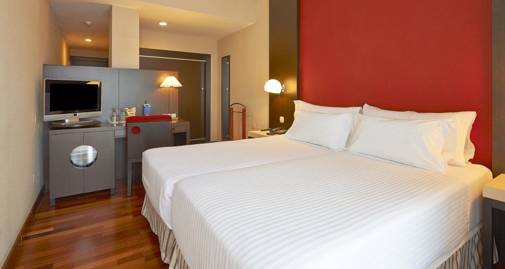 Фото Nh Barcelona Les Corts
