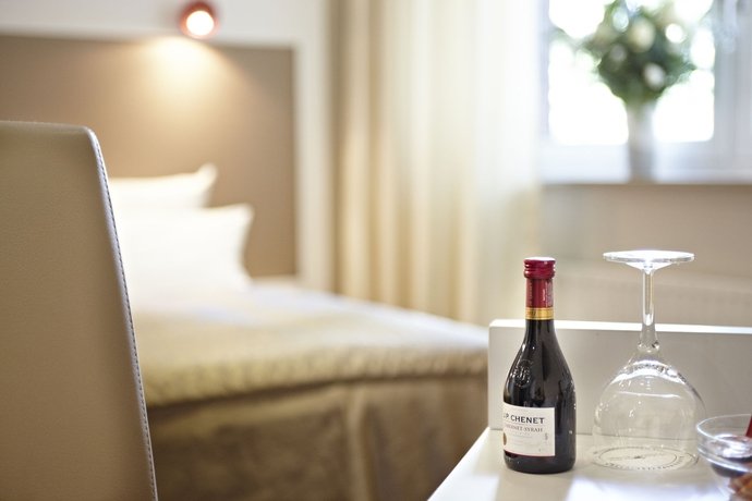 Фото Hotel Domicil Hamburg by Golden Tulip