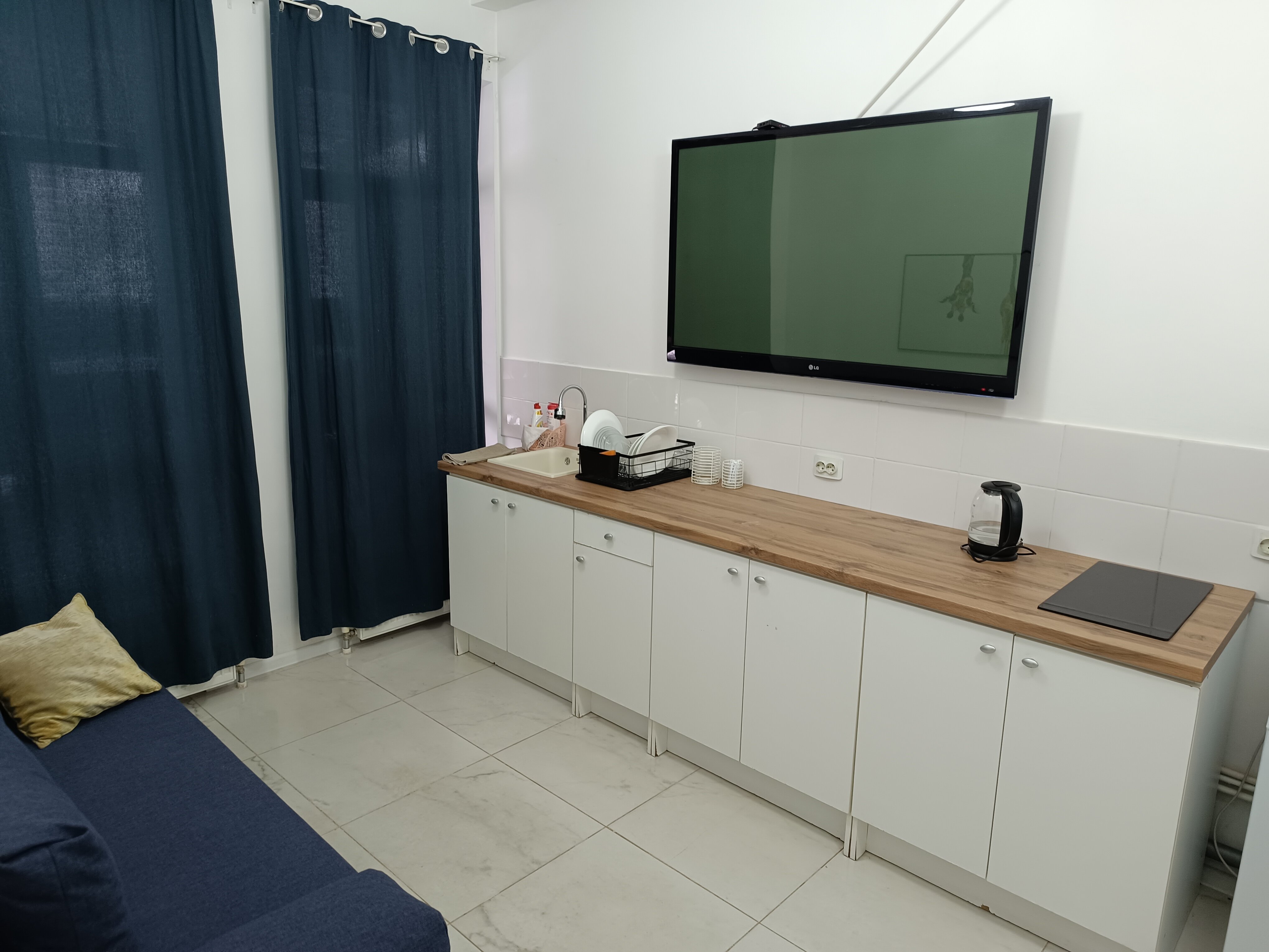 Фото Белоснежный дом в историческом центре