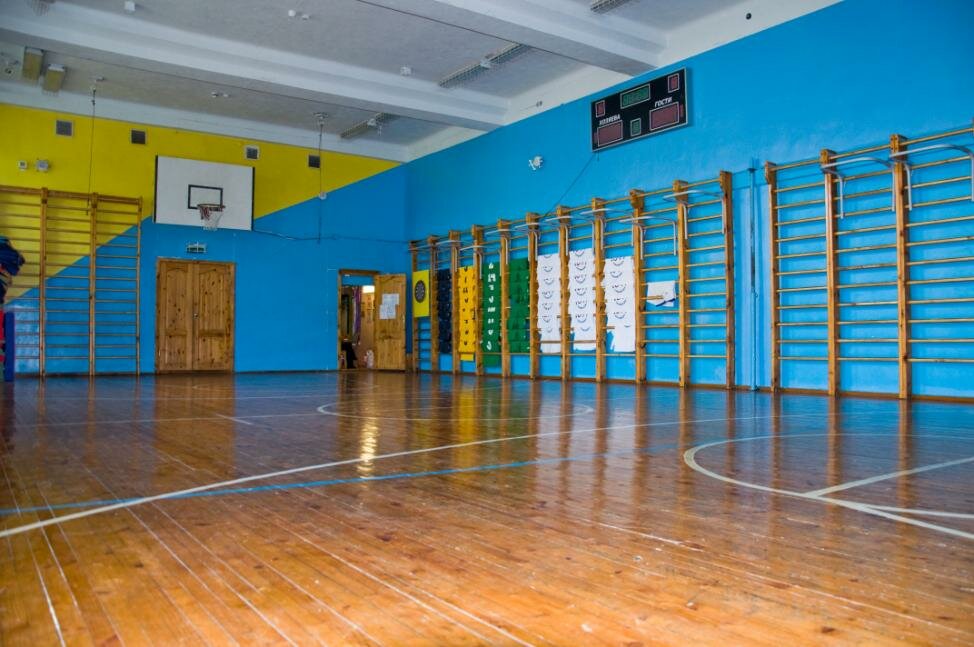 Здание школьного спортзала