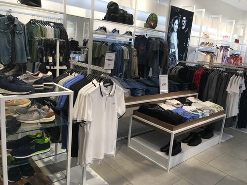 guess jeans store