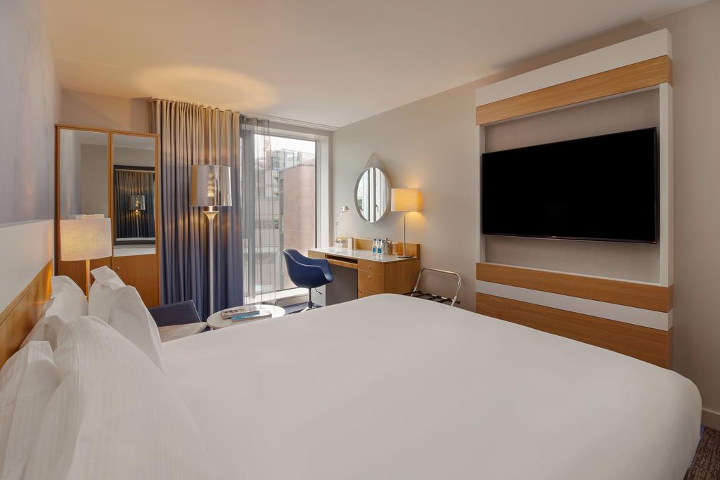 Фото DoubleTree by Hilton London - Tower of London