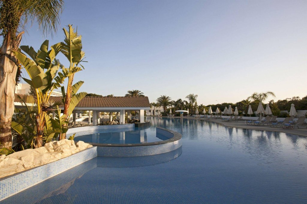 Фото Christofinia Hotel