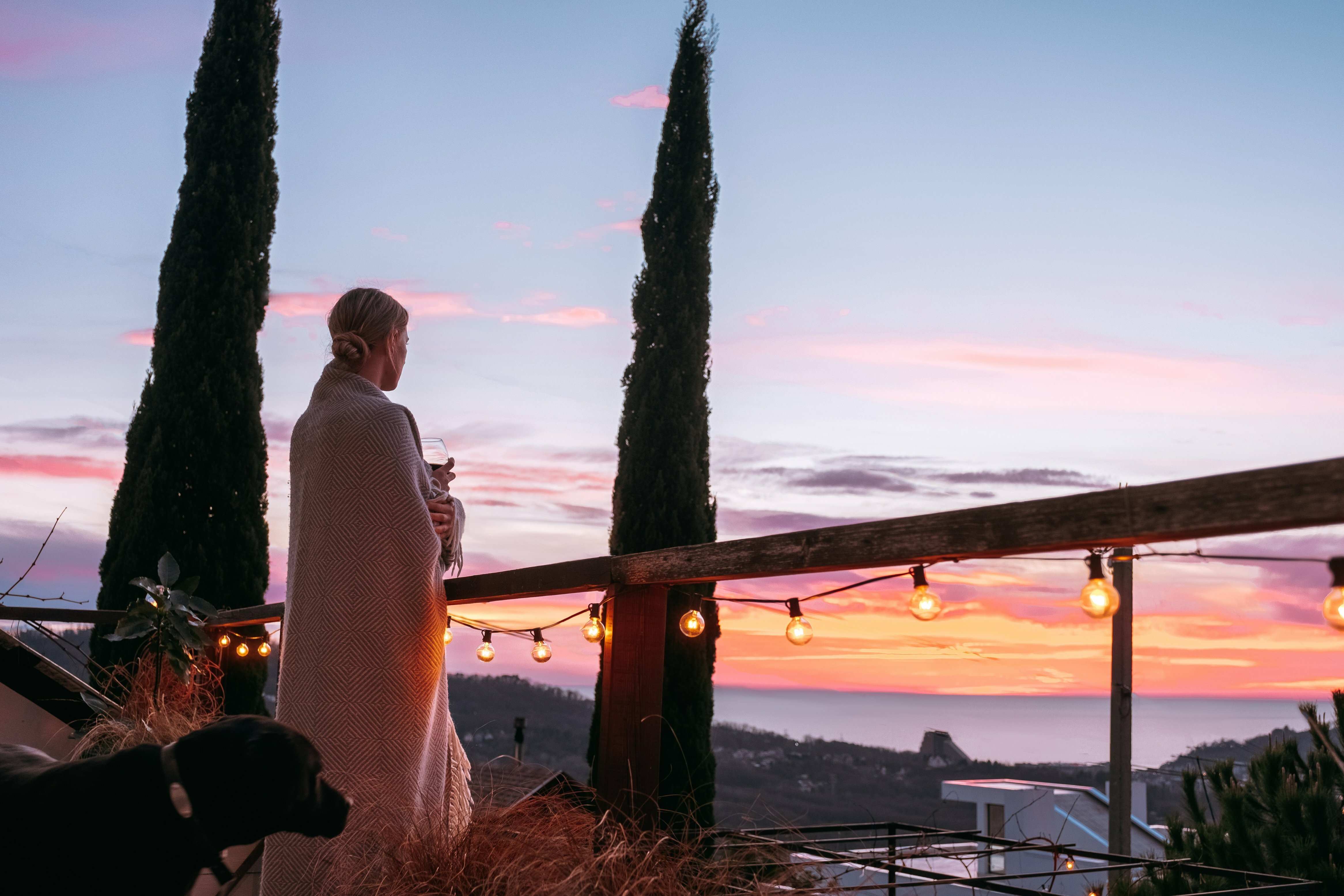 Фото Дом с Кипарисами в горах с видом на море