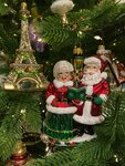 Ferma Radosti (posyolok gorodskogo tipa Povarovo, mikrorayon Povarovka, 12к1), árboles de navidad y adornos navideños