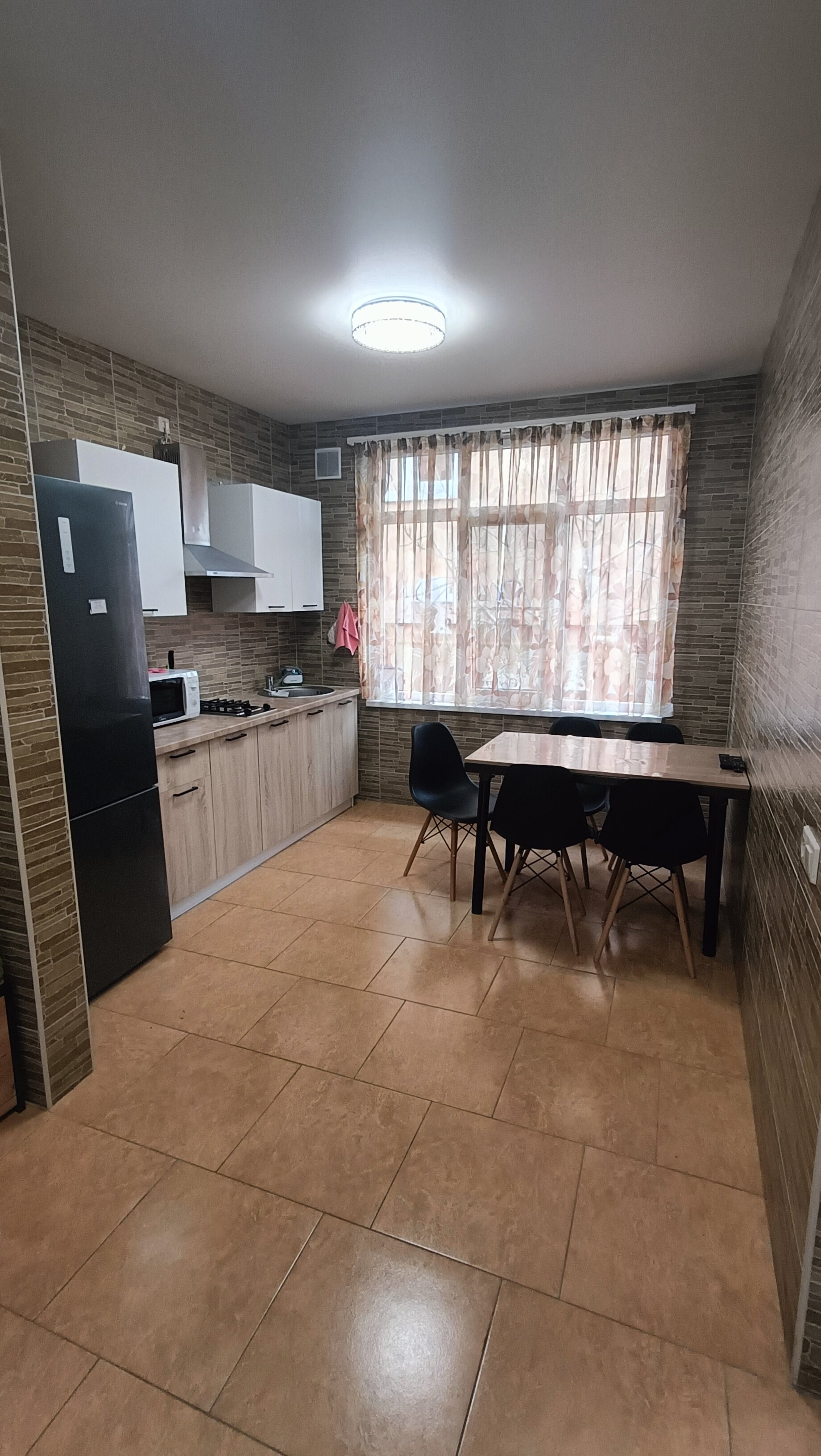 Фото Август