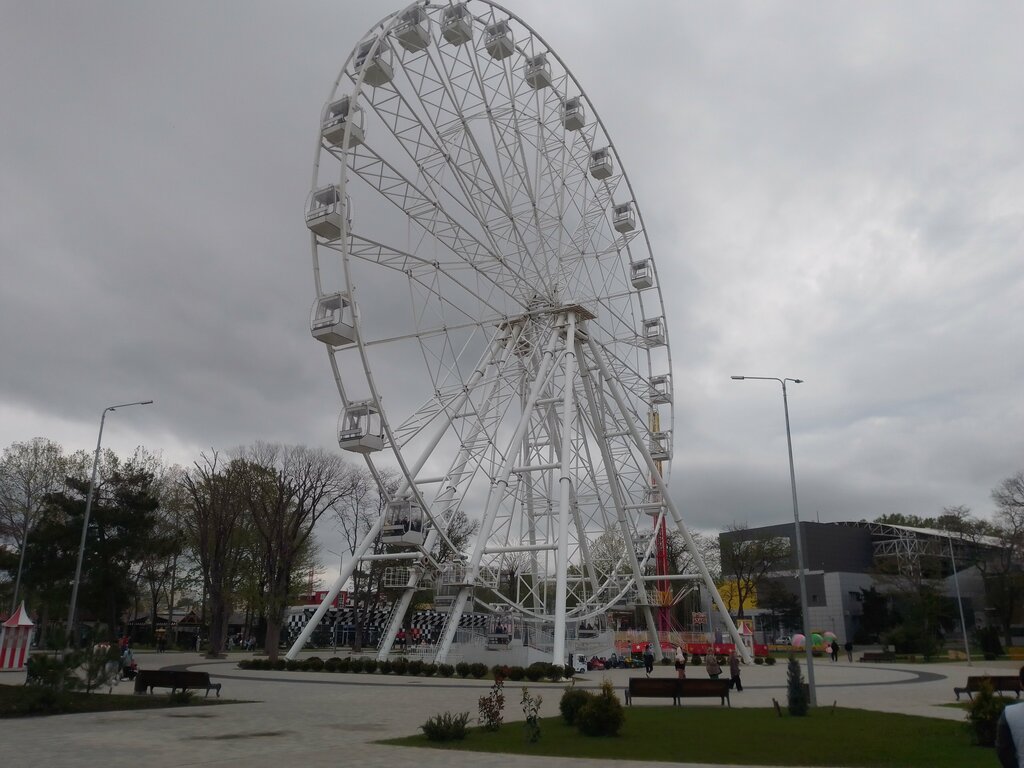 Amusement park Ferris Wheel, Anapa, photo