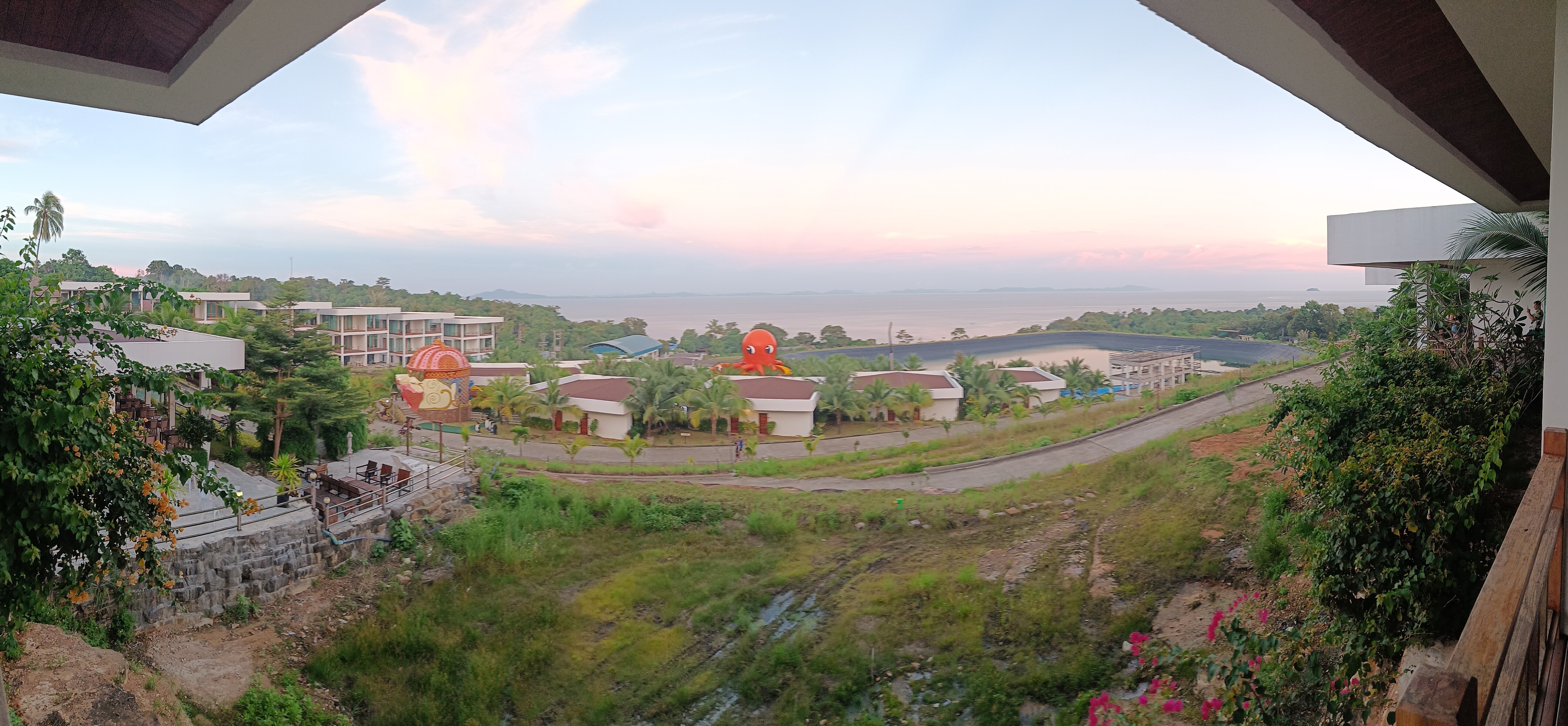 Фото Phi Phi Mountain Beach Resort