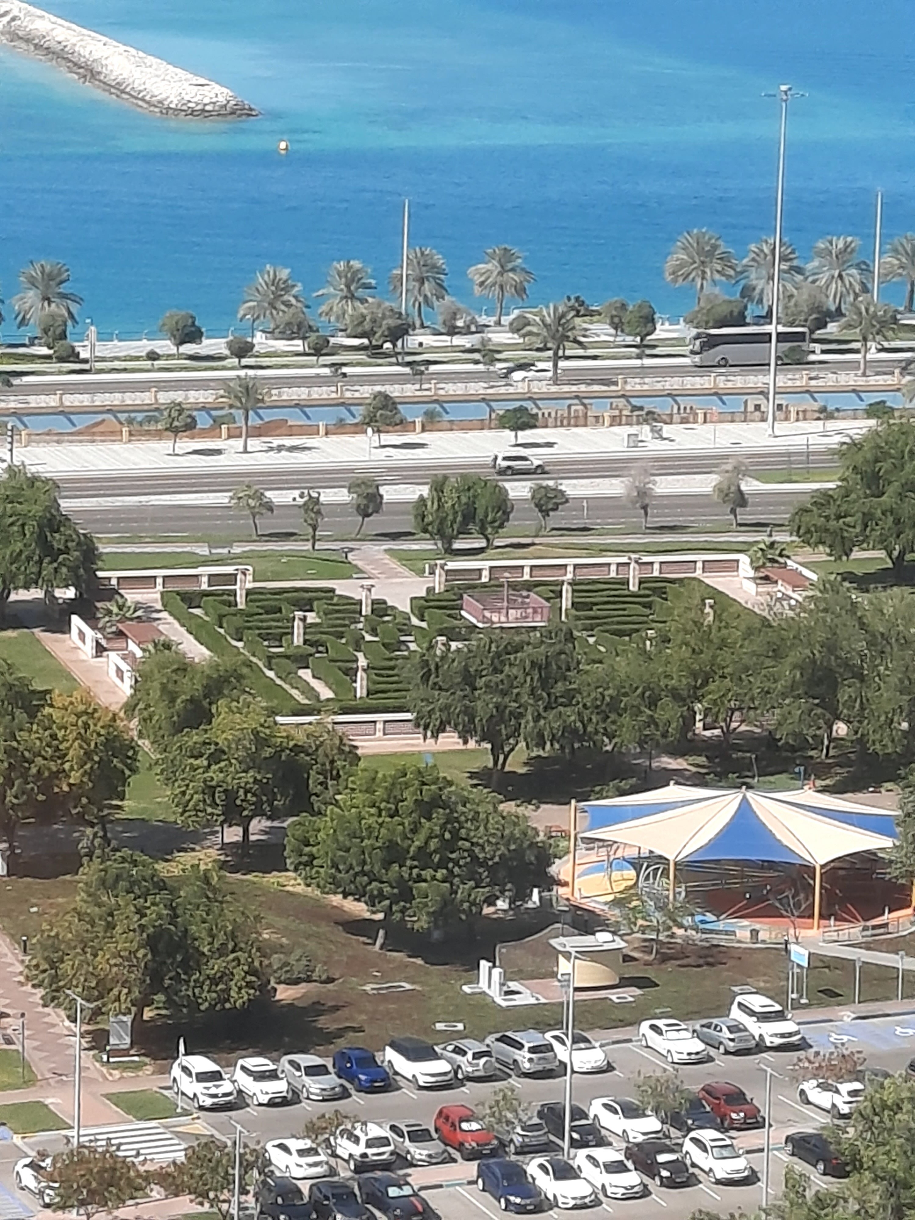 Фото Corniche Hotel Abu Dhabi