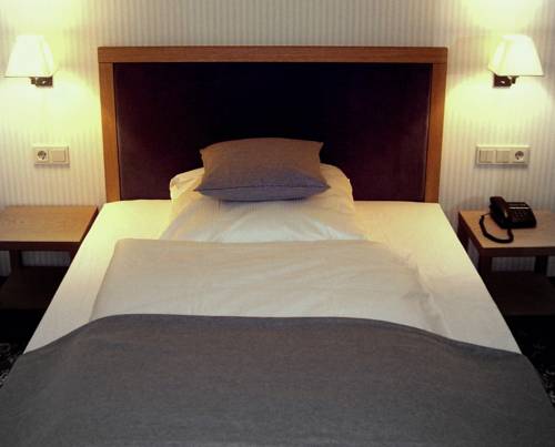 Фото Townhouse Hotel