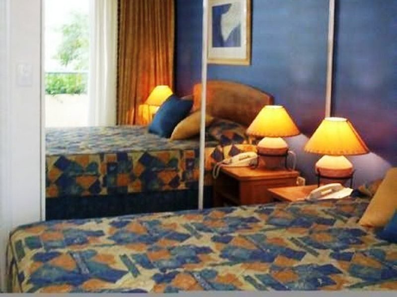 Фото Oaks Gold Coast Calypso Plaza Suites