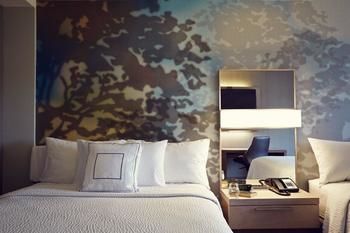 Фото Courtyard by Marriott Calgary South