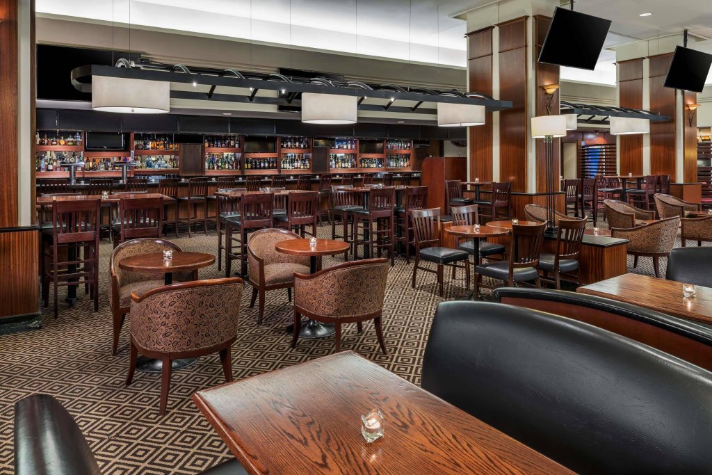 Фото Sheraton Gateway Hotel In Toronto International Airport