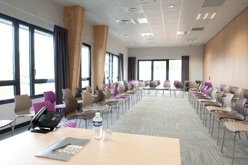 Фото Campanile Limoges Centre - Gare