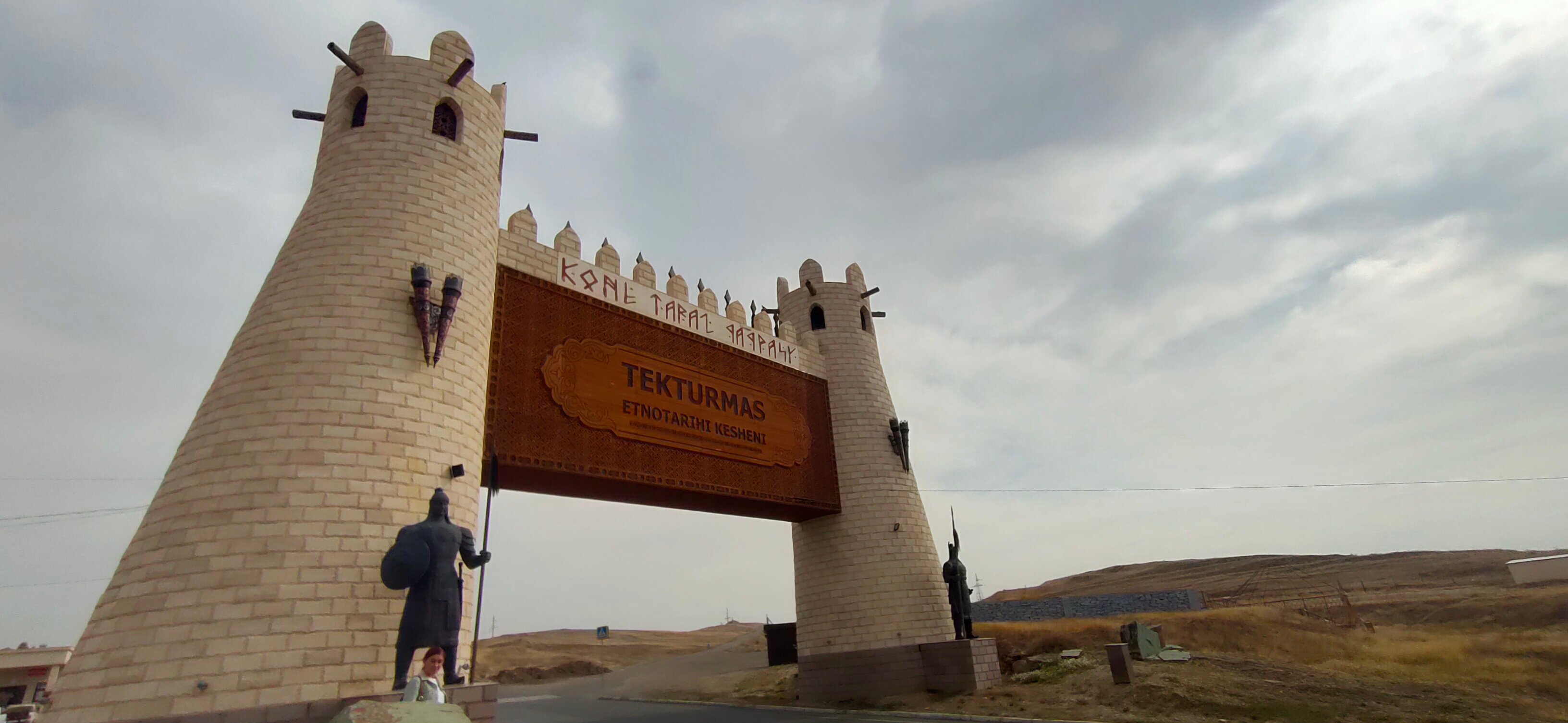 Орыс әйелі ақша үшін оральды секс жасайды