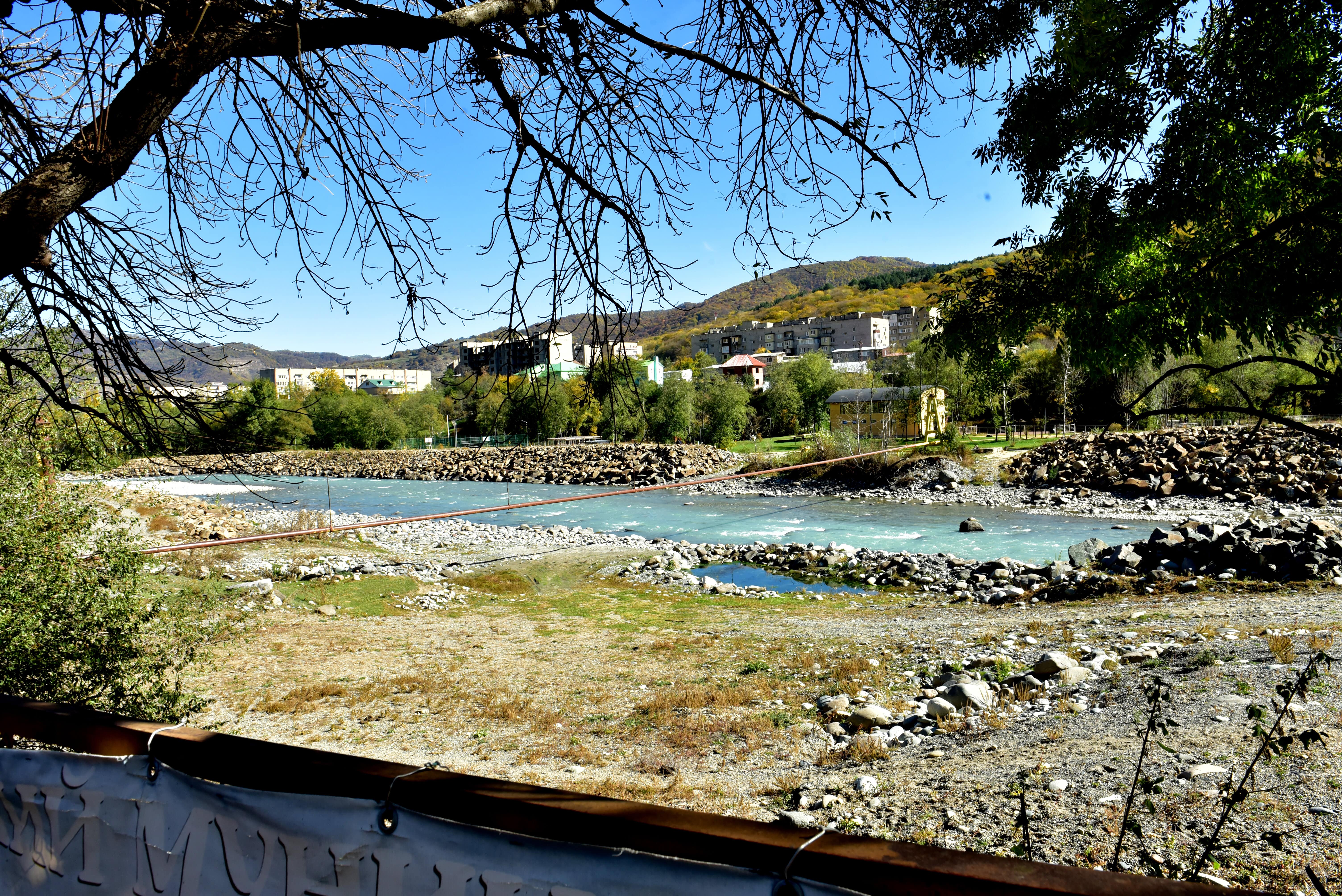 Фото Дом у реки