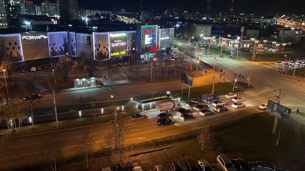 Shopping mall Soyuz, Surgut, photo