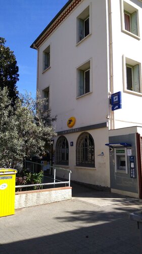 Post office La Poste, Ceret, photo