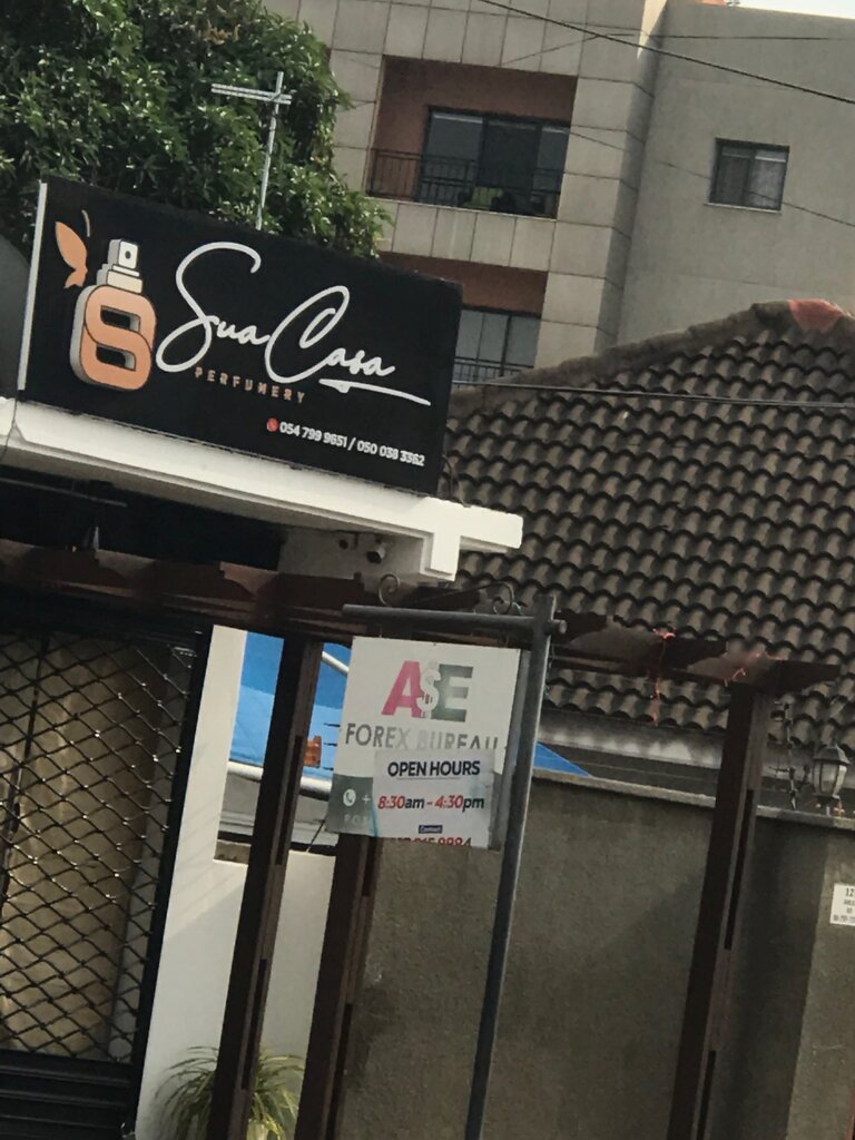 Perfume and cosmetics shop Sua Casa Perfumery, Accra, photo