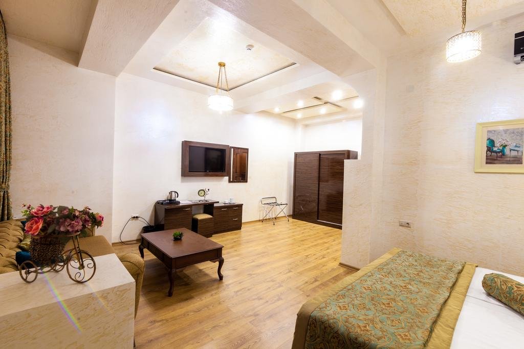 Фото Iberia Palace Hotel