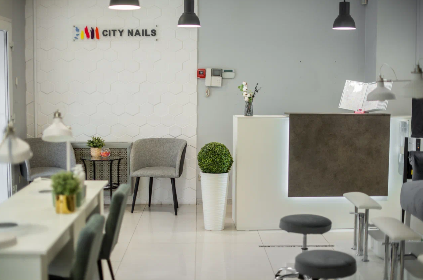 Больше не работает: Esthetic Nails, оборудование и материалы для салонов красоты