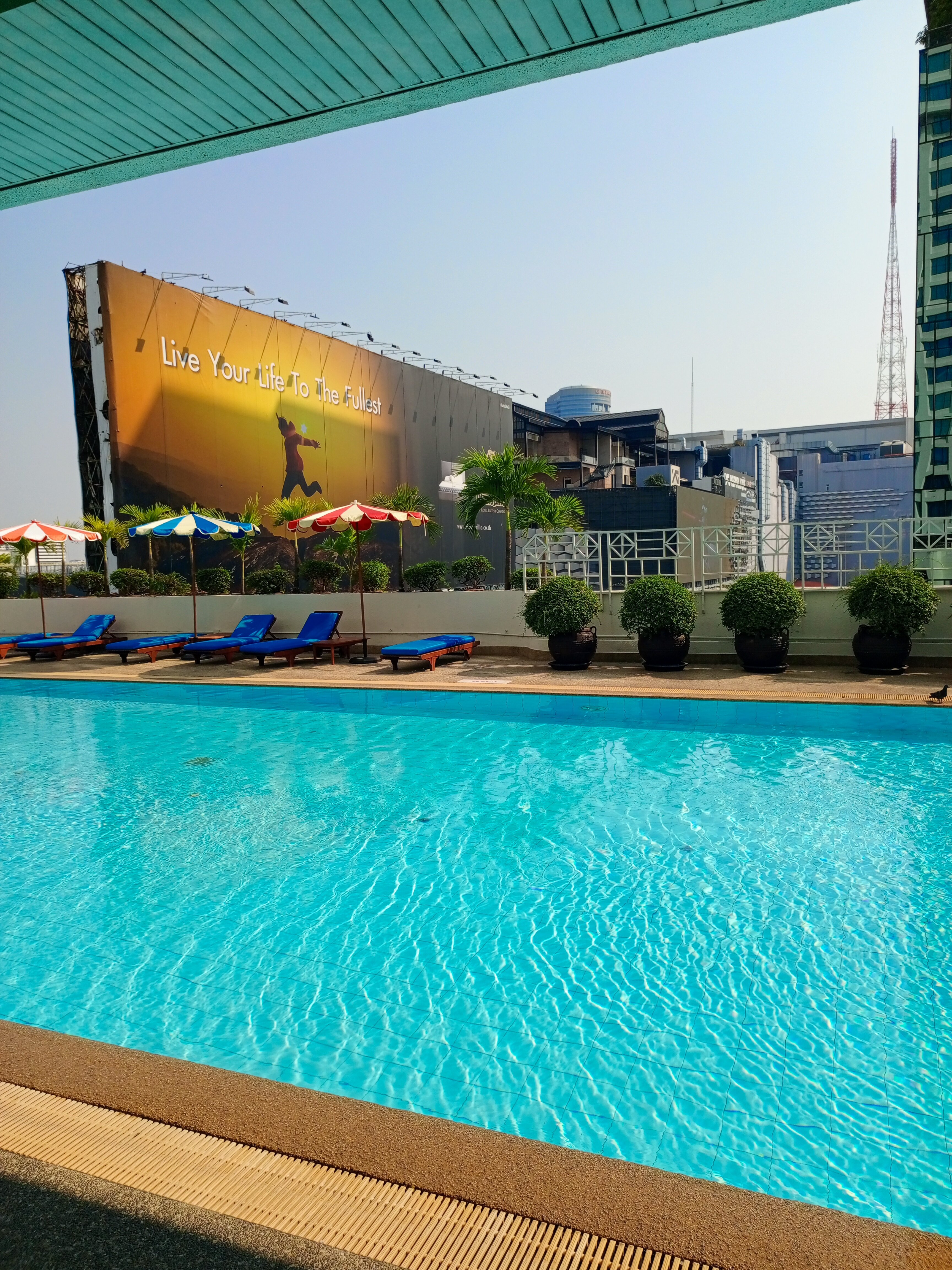 Фото Golden Tulip Sovereign Hotel