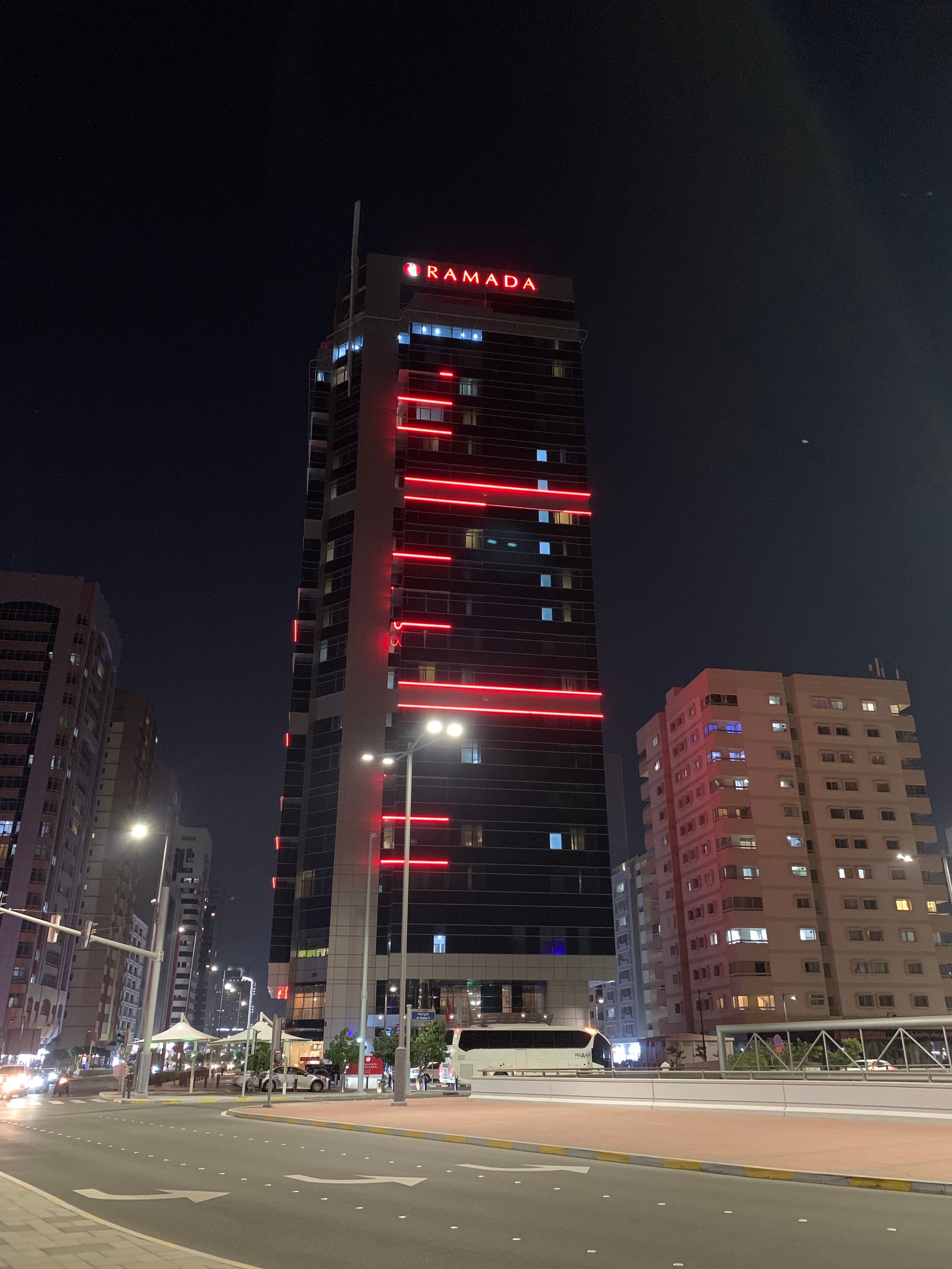 Фото Ramada by Wyndham Abu Dhabi Corniche